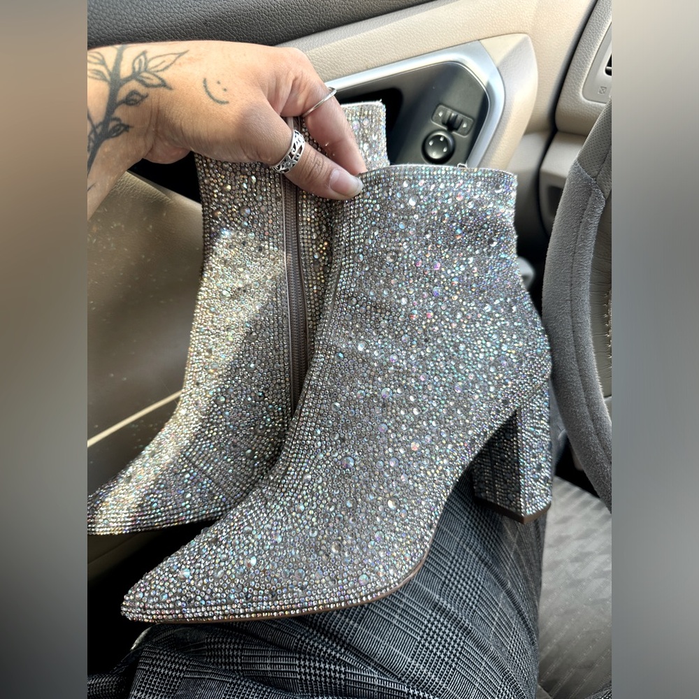 Betsey Johnson cady booties sz 8.5